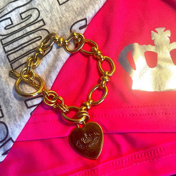 3 Pc Juicy Couture NWT 2 Pr Shorts Sz S + Bracelet - Picture 2 of 8